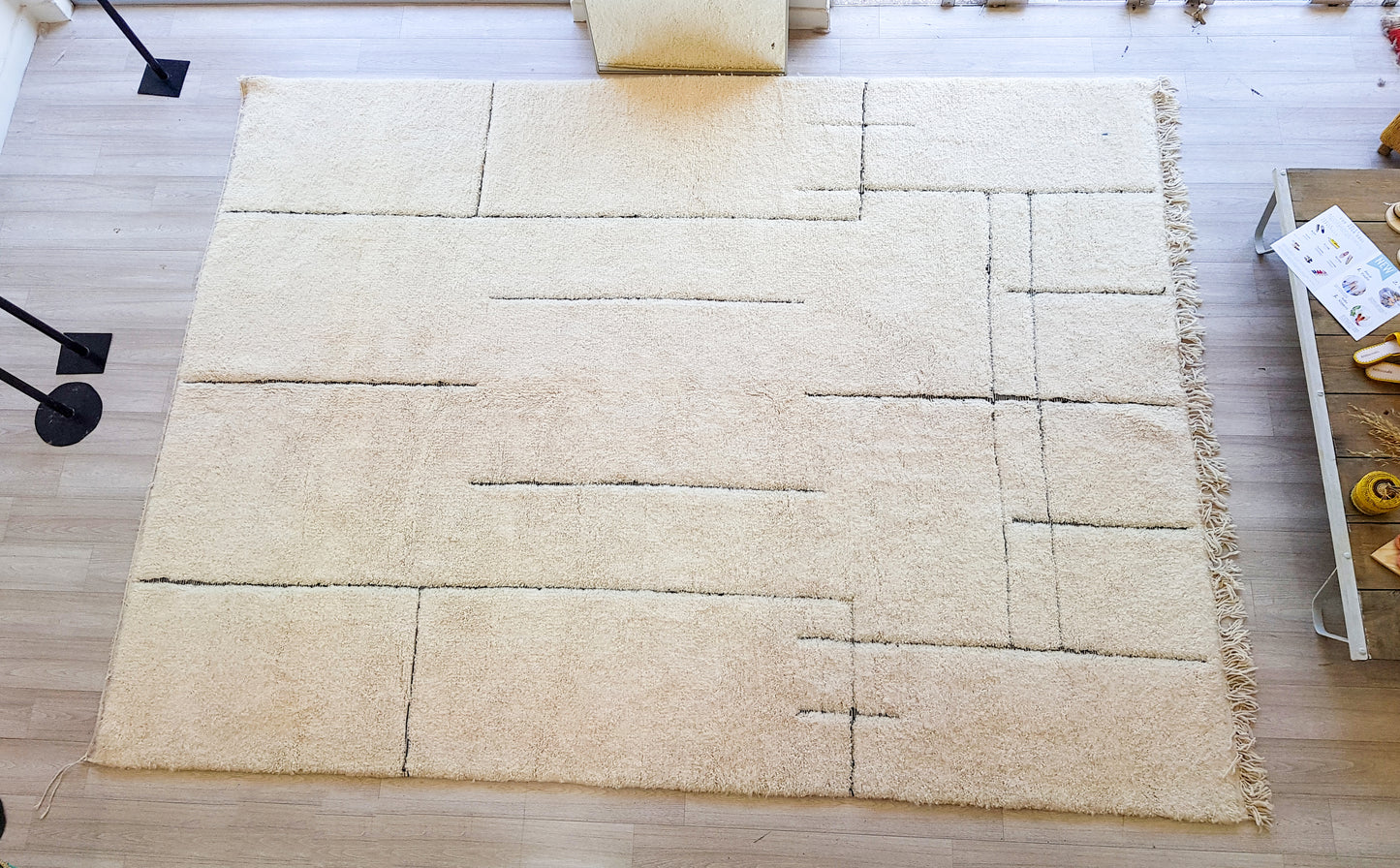 MINIMALIST MOROCCAN RUG