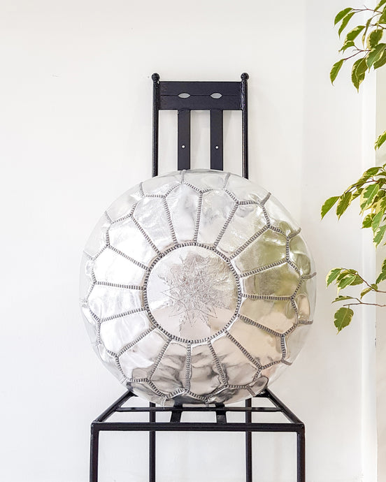 SILVER LEATHER POUF - Milsouls