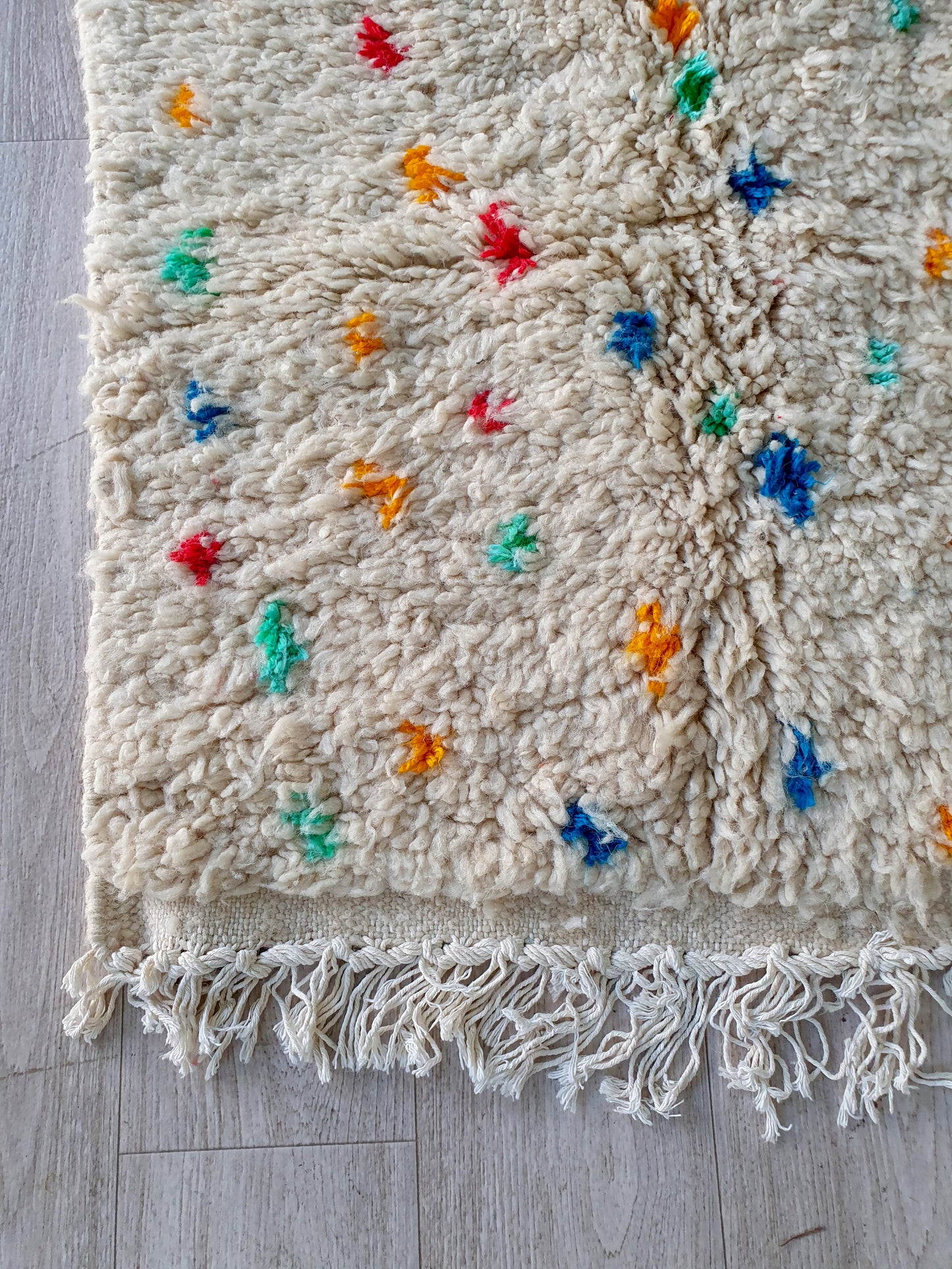 TAPIS MAROCAIN À POLKA