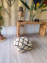 WOOL CREAMY FLOOR POUF